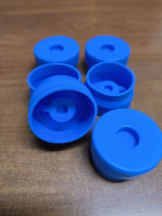 Тапи за туби , галони за вода