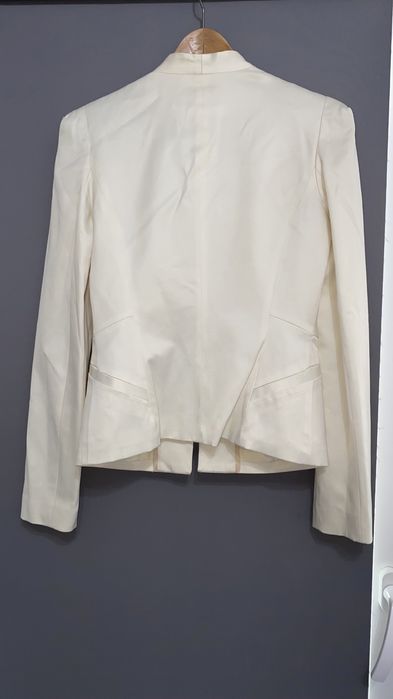 Vând sacou alb ORSAY