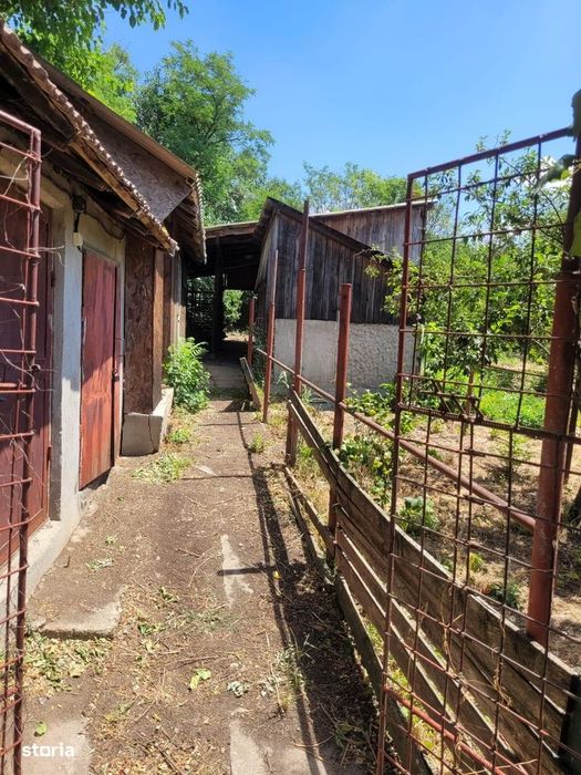 Casă de vânzare!