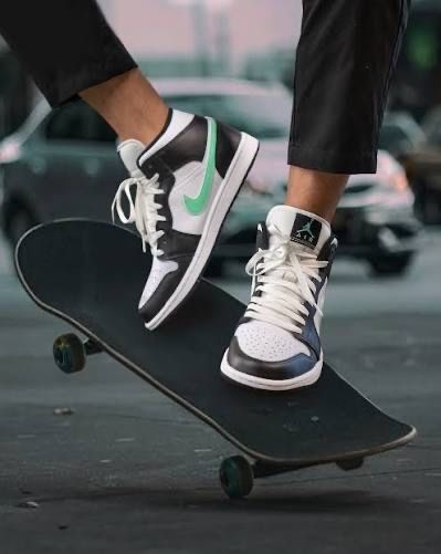 Nike Air Jordan 1 Mid DQ8426-103  46н. 30см