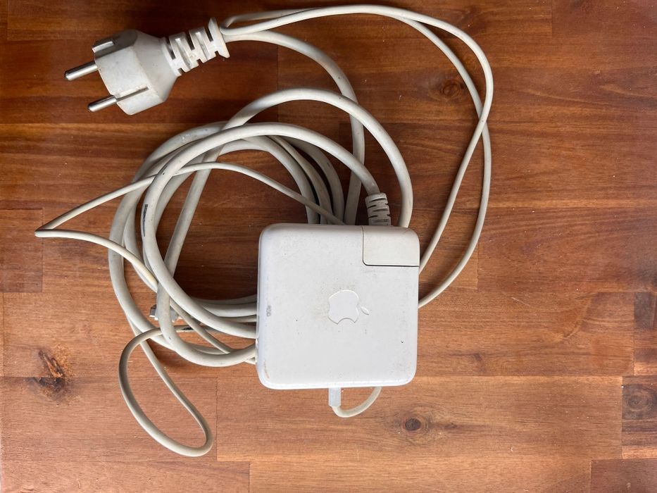 Incarcator macbook 60w, A1184