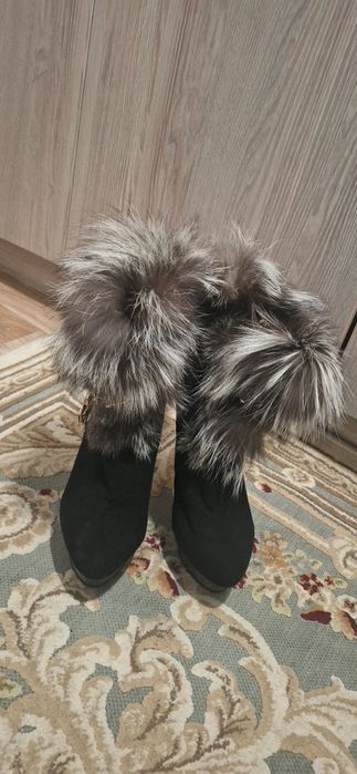 Продаю зимние ботинки