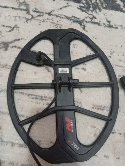 Продам металлоискатель Minelab Equinox