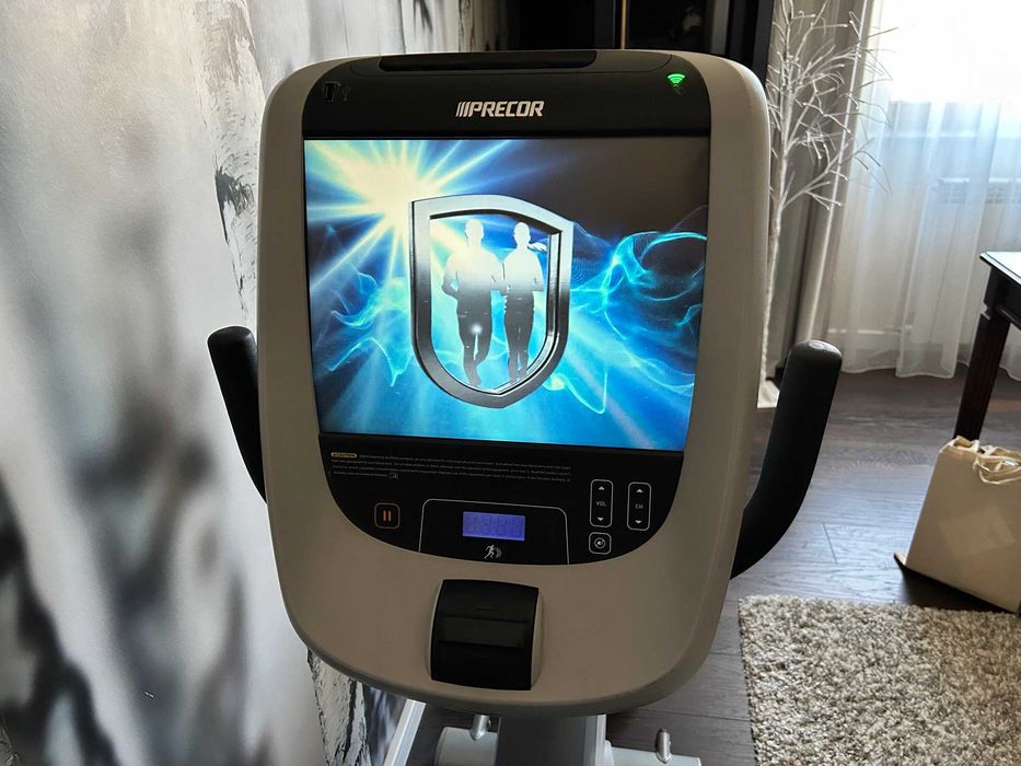 Bicicletă fitness orizontală Precor RBK 885–Profesională, Touchscreen