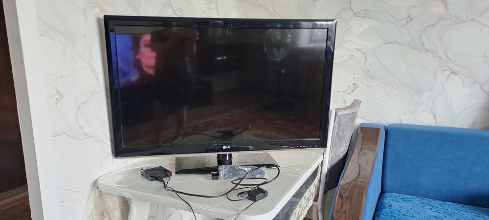 Телевизор LG в отличном состоянии, б/у