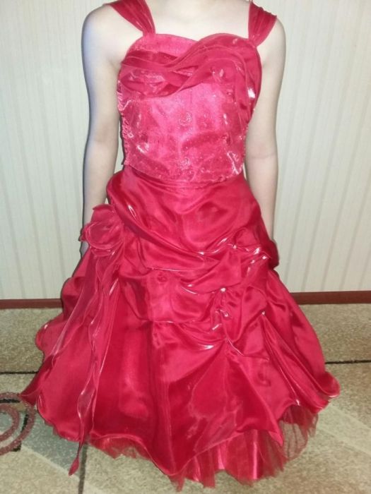 Красное платье для ребенка