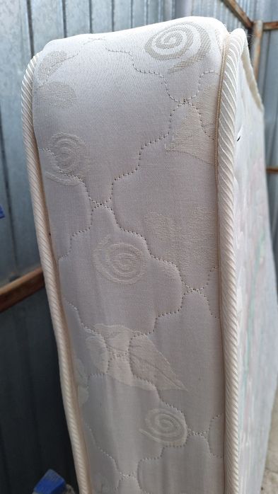 Продам матрас 2м х 1,50м