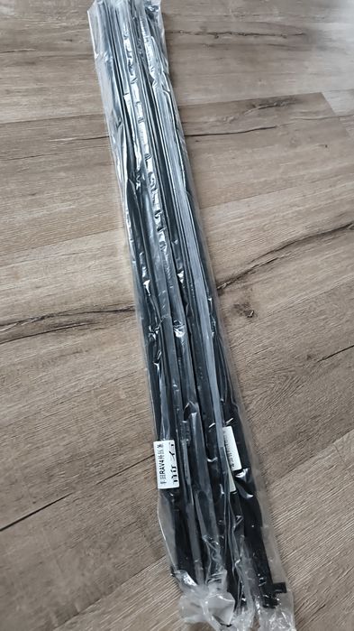 Rav4 06-12 молдинг стекла