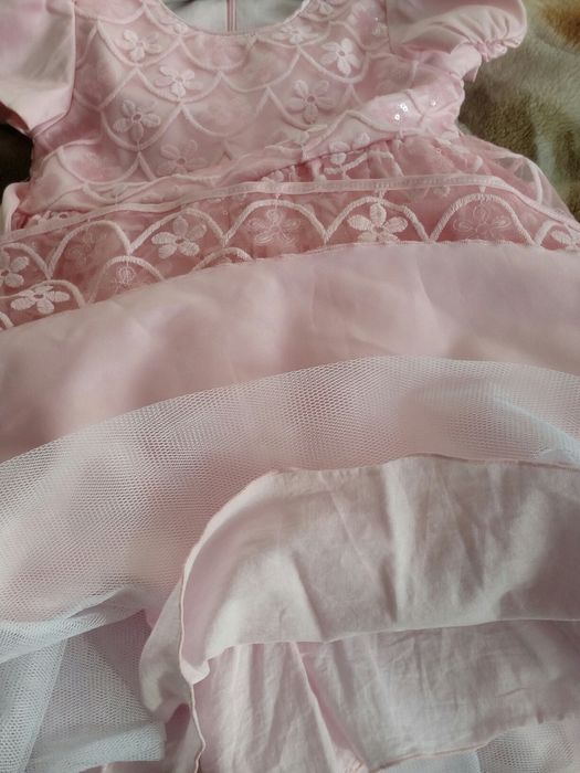 Продам платье 4-5лет