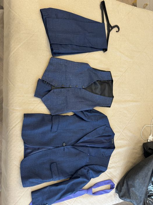 Костюм тройка 46 размер