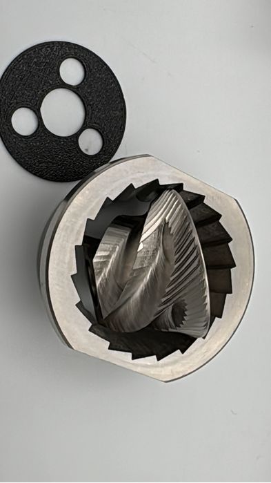 Cutite rasnita jura 180lei transport inclus