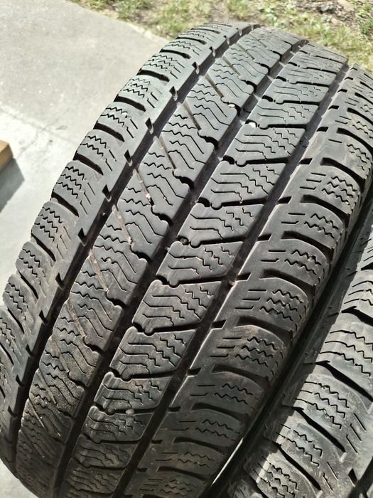 2 Anvelope M+S  215 65 r15C Semperit