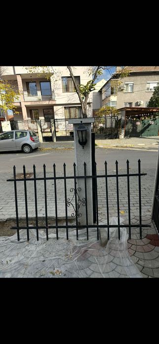 Желязна декорна ограда