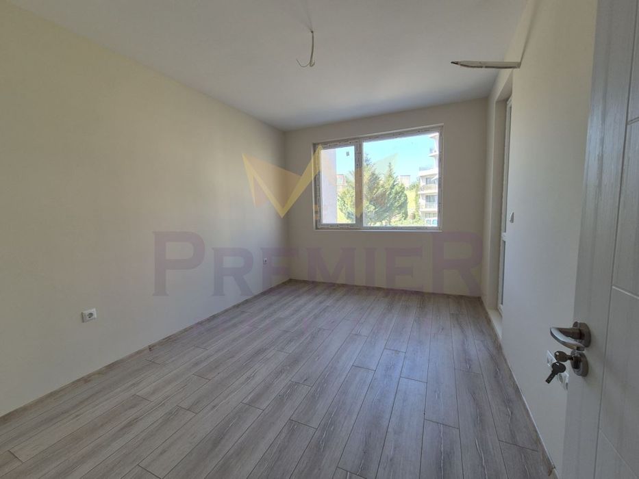 Продава се Тристаен апартамент в Бургас, Меден рудник - зона Д - 93 кв.м за 1615 €/кв.м - Снимка #1