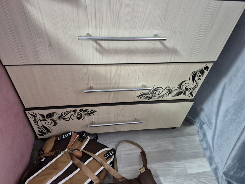 комод с зеркалом и 2 (две) тумбы