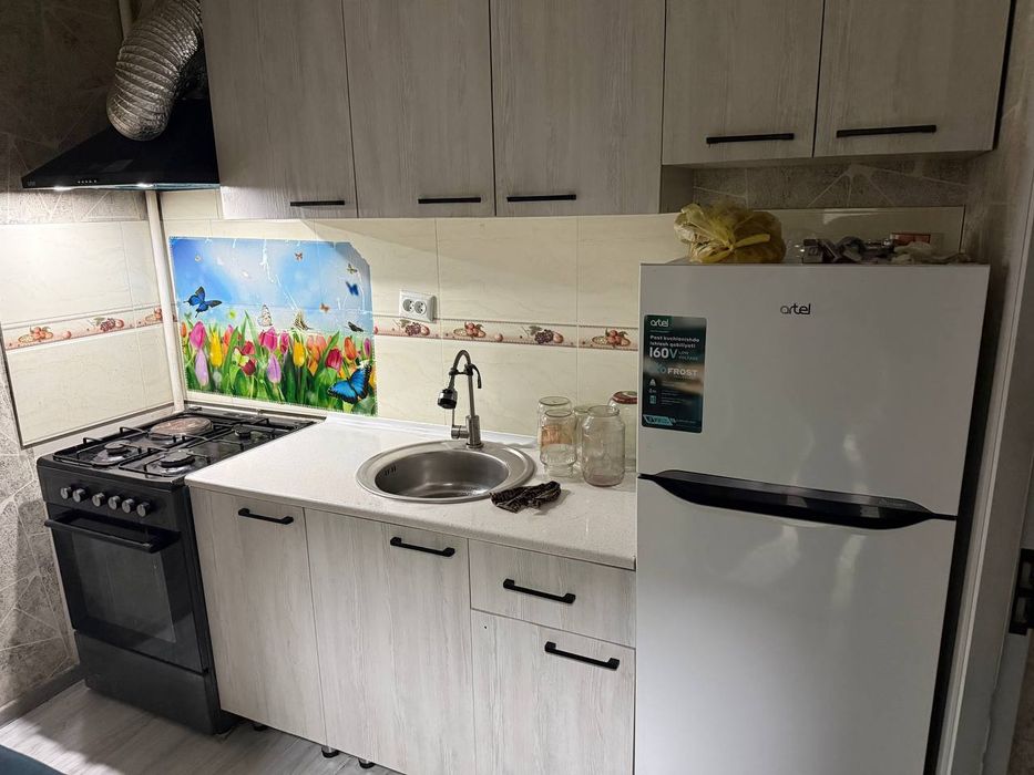 Сдаётся  1 комнатная квартира сергели 3 метро бекат.