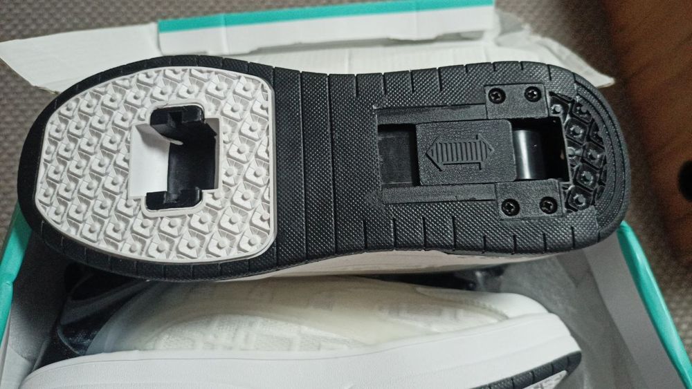 Кросовки на колесиках