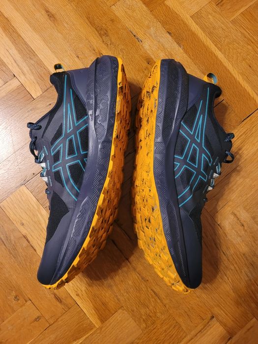 Маратонки за планинско  бягане Asics