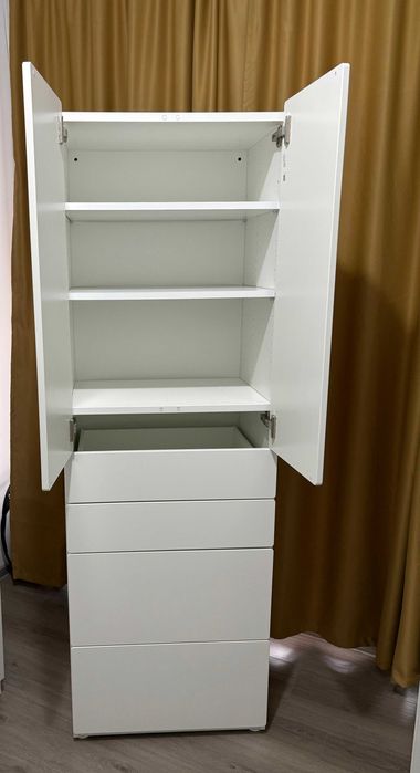 Dulap IKEA alb ideal pentru camera copiilor