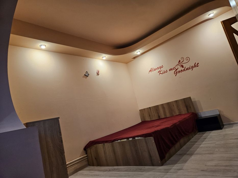 Apartament 3 camere de inchiriat
