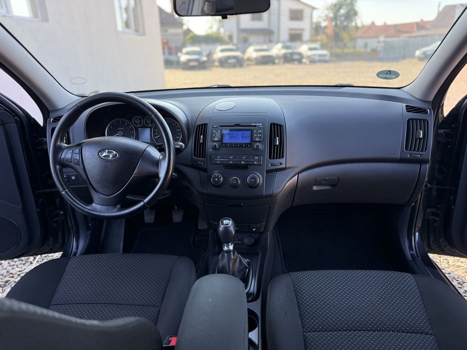 HYUNDAI i30 2011 — imagine 5