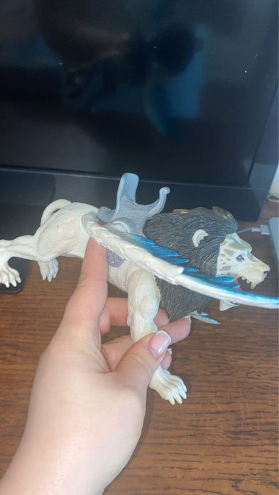 Лев с крыльями 5000 тг