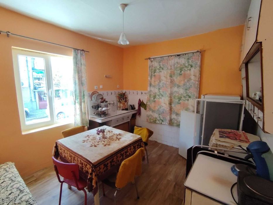 Продава се Етаж от къща в Ловеч, Широк център - 105 кв.м за 365 €/кв.м - Снимка #1