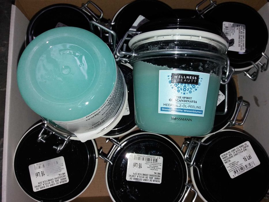 Proteze fatete dentare 2 seturi dinți superiori și inferiori pentru dinti ortodontici temporari dinti falsii.  Crema Scrub corp cu sare de mare 300g.