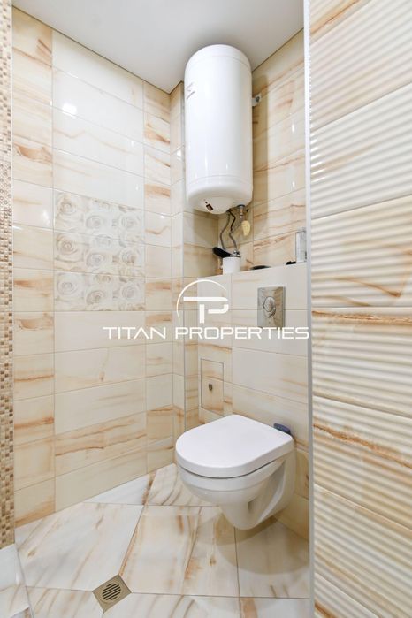 Тристаен за продажба в Центъра