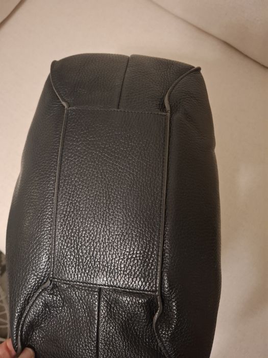 Дамска чанта от естествена кожа на италианската марка  Tosca blu