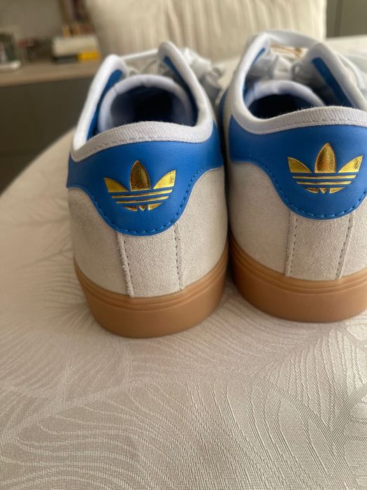 Adidas noi cu eticheta /Adi Ease/ 42 2/3