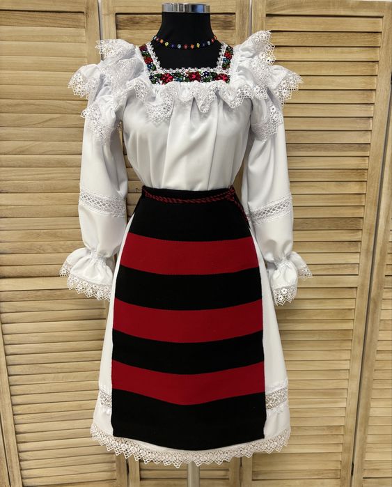 Costum traditioanal de Maramures cu zadii complet