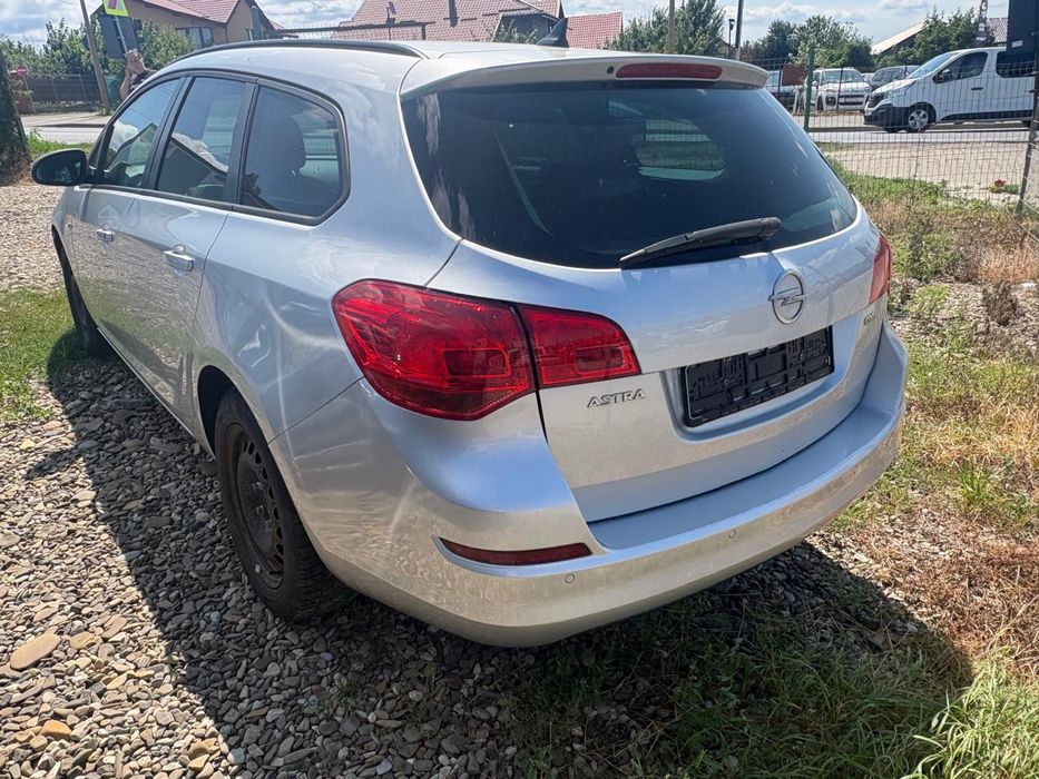 De vanzare Opel Astra J