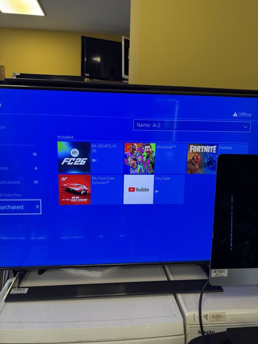 Playstation 4 500GB + 2 Джойстика