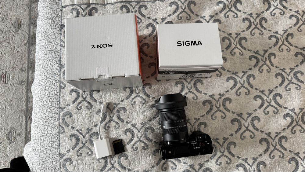 Sony Zv-e10 Mark 1 + Sigma 18-50mm F2.8