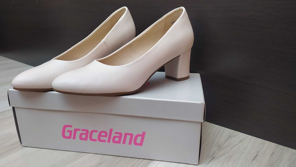 Бежови официални обувки