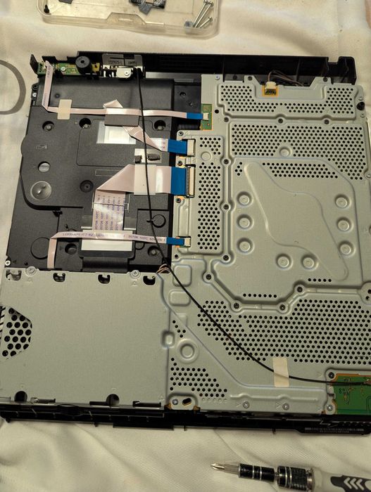 PlayStation 4, PlayStation 5 Pro - Чистка от пыли и замена термопасты!