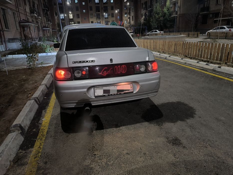 Lada 2110 sotiladi