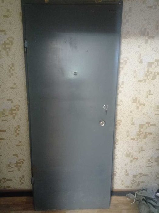 Кірер темір есік, кілтімен