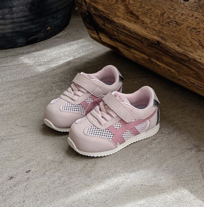 Кроссовки детские на девочку