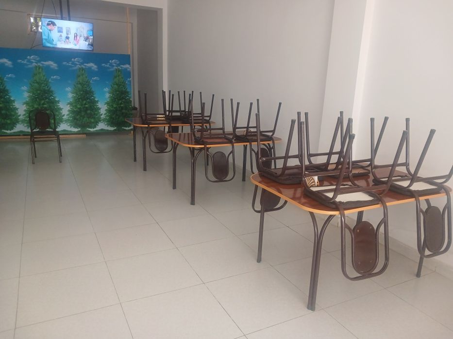 Stol stullar sotiladi