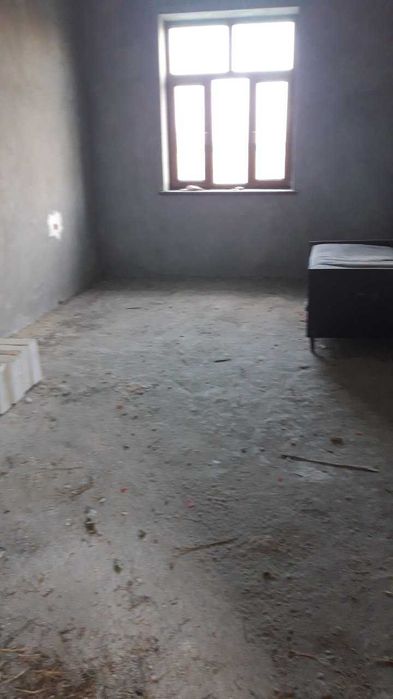 Ҳовли сотилади, 6,5 сотих, 6 хона, 2 санузел, 2 та подвал, коропка