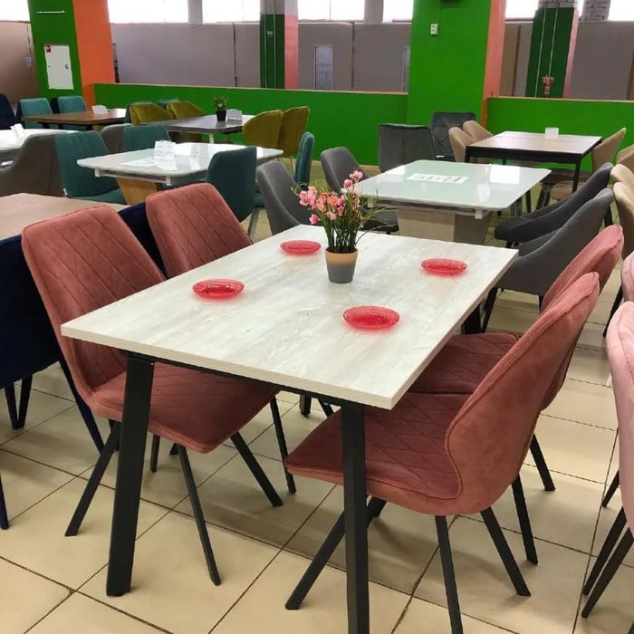 Кухонный стол и стулья