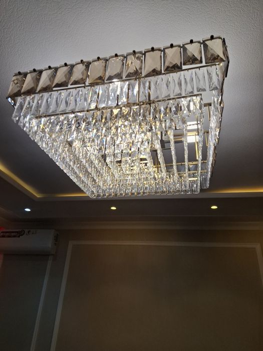 Хрустальная люстра для зала