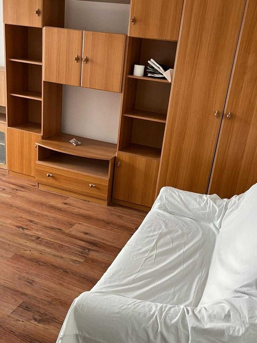 Inchiriez apartament o camera M6