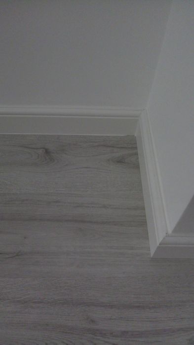 Montaj plinta duropolimer gresie faianță parchet laminat  uși