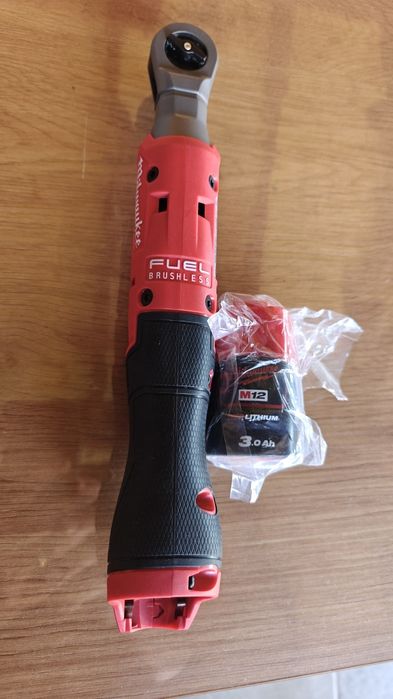 Clichet milwaukee m12 ultimul model 108 nm forță cap 1/2