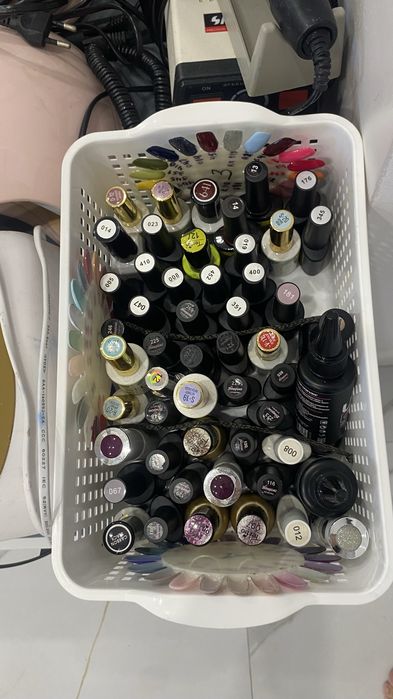 Срочно продам все для маникюра