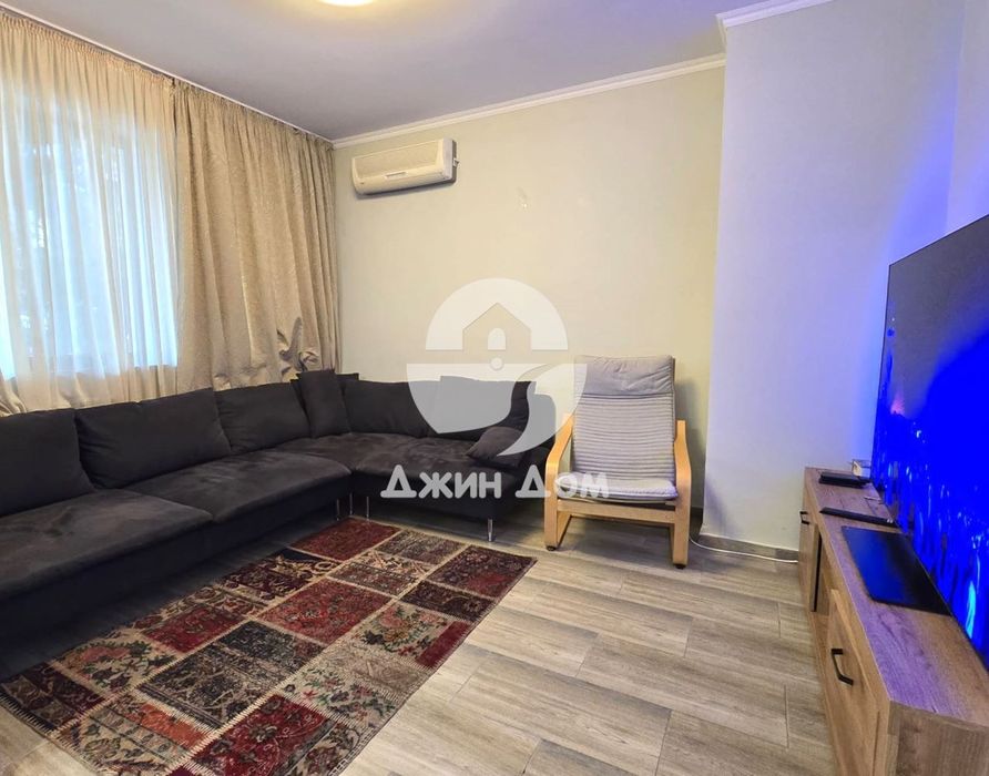 Двуетажна къща със САУНА и ДЖАКУЗИ в к-с Свети Георги, с. Кошарица