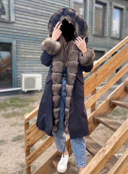 Продаю парку, натуралка, песец, внутри стриженный бобер